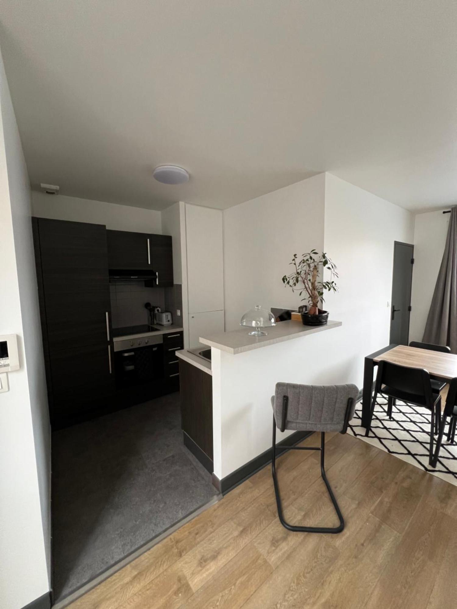 Hyper Centre A 80M Du Vieux Marche, T2 Calme Vue Sur Les Toits Rue Du Minage Apartment La Rochelle  Exterior foto